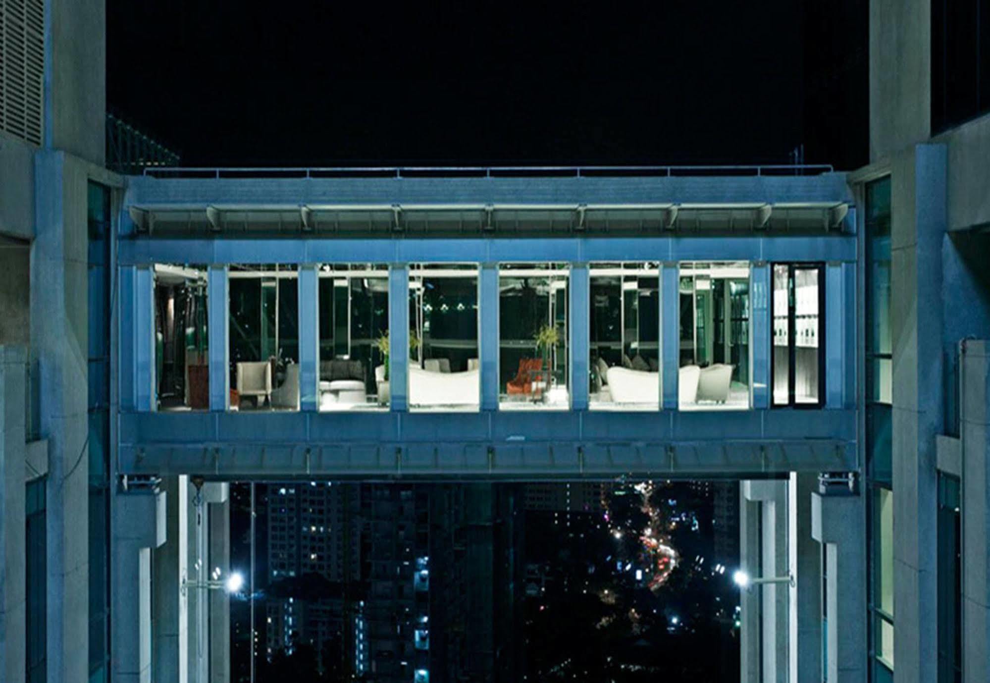 Gtower Hotel Kuala Lumpur Eksteriør bilde Skyline at night